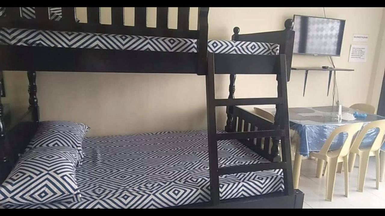 Rv3 Transient House Hotel อังเฮเลส ภายนอก รูปภาพ