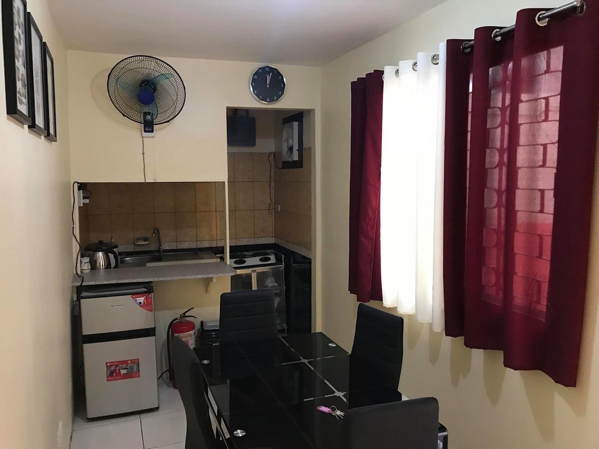 Rv3 Transient House Hotel อังเฮเลส ภายนอก รูปภาพ